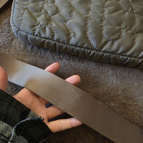 Marc by Marc Jacobs Quilted Nylon Laptop Bag Taupe Gray Gold Hardware Crossbody - Picture 9 of 16